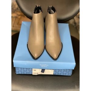 NEW IN BOX! Simply Vera by Vera Wang Boots